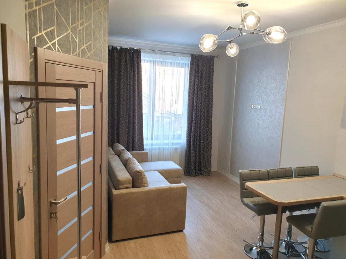 Apartment Sweethome 1 Free Parking Užhorod Esterno foto