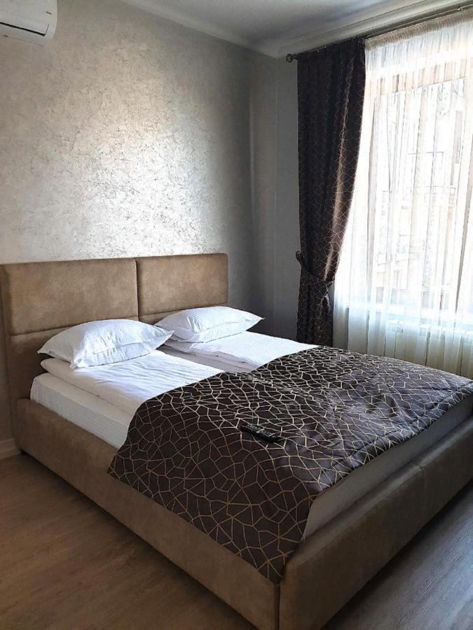 Apartment Sweethome 1 Free Parking Užhorod Esterno foto